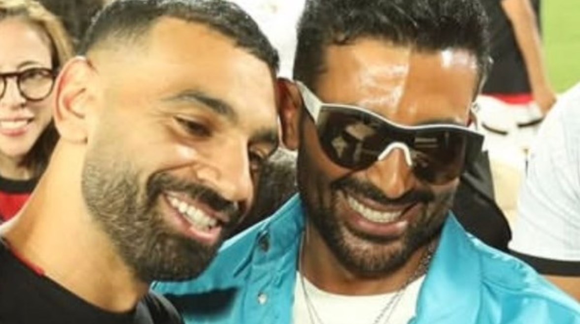 النسر في السما.. أحمد سعد يهدي أغنية فخر العرب المصري للنجم محمد صلاح